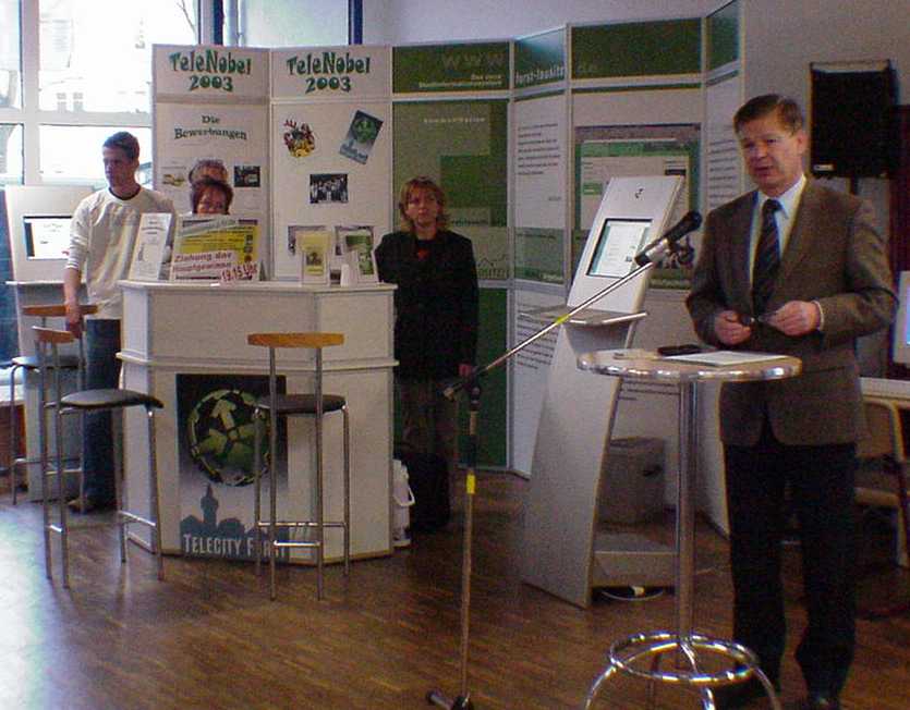 Bürgermeister Dr. Reinfeld eröffnet Internetday