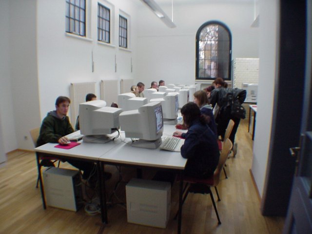 Ein Blick ins Internetcafé